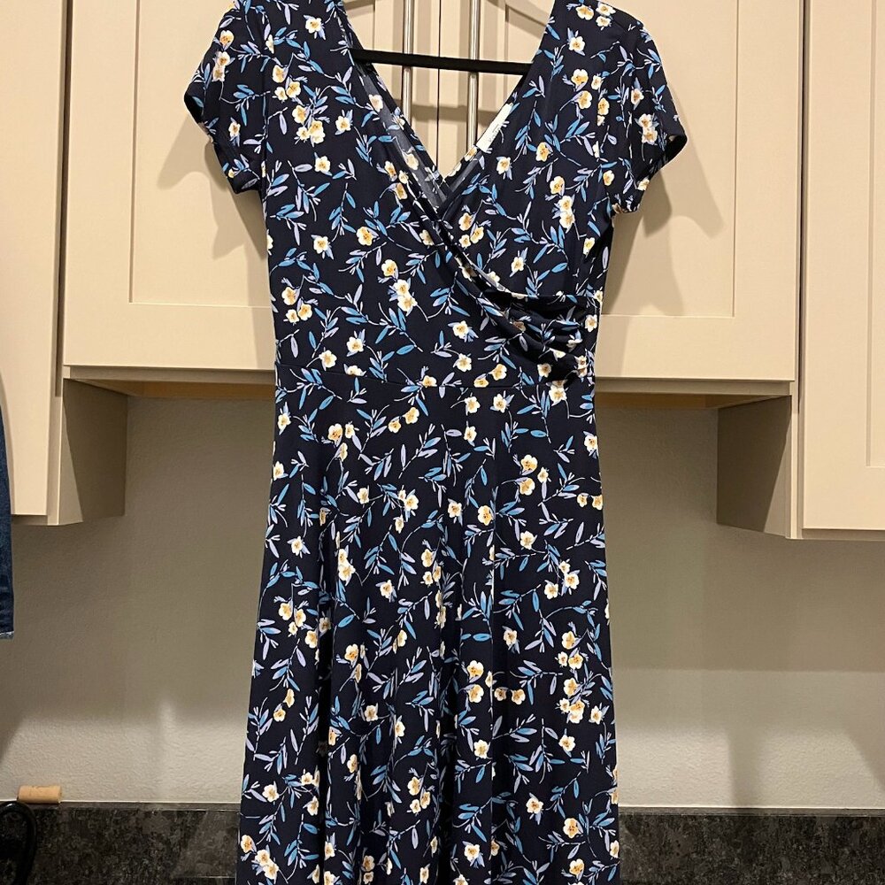 Beautiful flowered size M dress made by Kaileigh